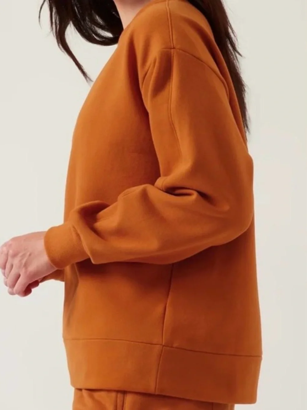 ATHLETA SIZE MEDIUM RETROPLUSH CREWNECK SWEATSHIRT IN FOLIAGE ORANGE - Picture 2 of 9